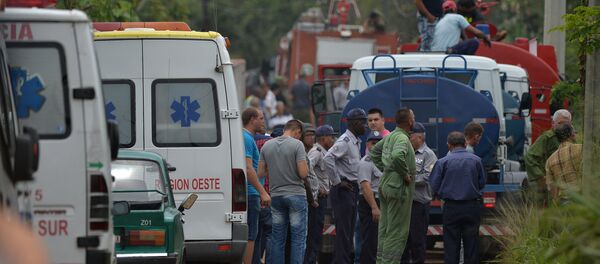 媒体：三名遭遇波音737-200客机空难的乘客幸存 - 俄罗斯卫星通讯社
