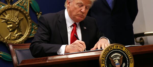 美国总统特朗普签署命令 - 俄罗斯卫星通讯社