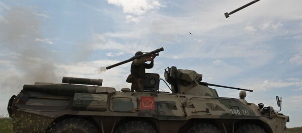 Залп из переносного зенитного ракетного комплекса «Игла» на всеармейском конкурсе «Чистое небо-2018» - 俄罗斯卫星通讯社