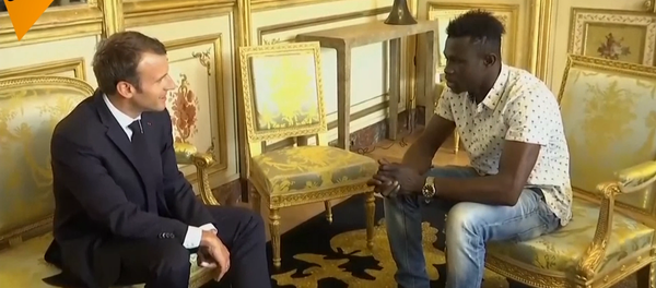 一位法国移民救下即将坠楼的小孩 - 俄罗斯卫星通讯社