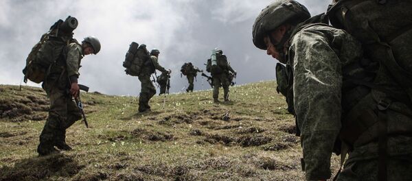 Соревнования по спортивному ориентированию Эльбрусское кольцо и чемпионата по летнему горному троеборью среди военнослужащих Южного военного округа в горах Республики Карачаево-Черкессия - 俄羅斯衛星通訊社