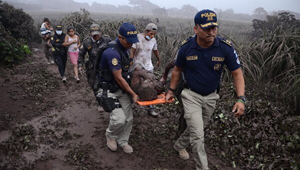 危地马拉总统宣布为火山喷发遇难者哀悼三天 - 俄罗斯卫星通讯社