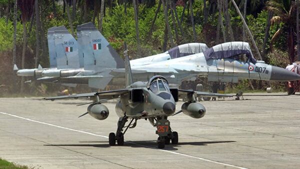 印度空军一架歼击轰炸机坠毁致飞行员遇难 - 俄罗斯卫星通讯社