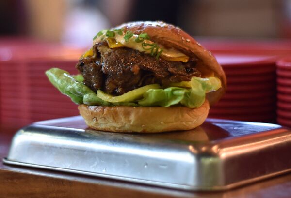 The Burger for World Peace - 俄罗斯卫星通讯社