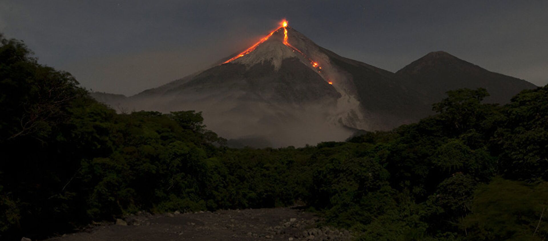 俄專家千島群島火山活動對沿線航班構成威脅