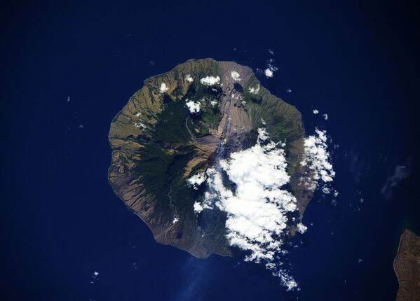 Снимок извержения вулкана в Индонезии - 俄罗斯卫星通讯社