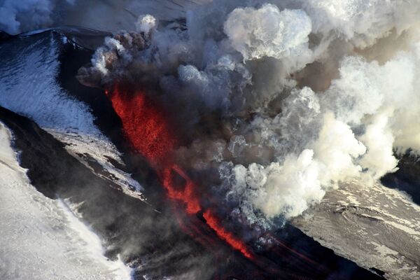 Извержение вулкана Плоский Толбачик на Камчатке - 俄羅斯衛星通訊社