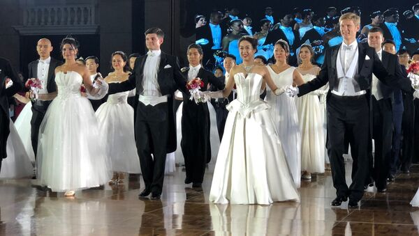 俄羅斯舞會首次在中國舉辦　獲得圓滿成功 - 俄羅斯衛星通訊社