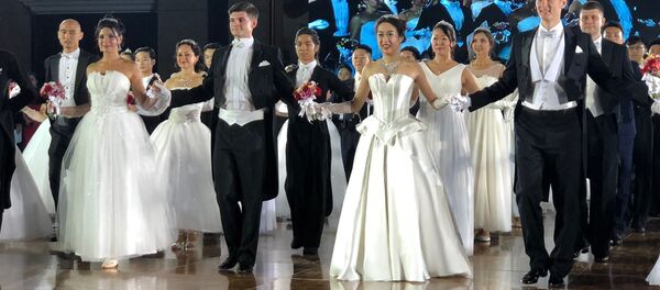 俄罗斯舞会首次在中国举办　获得圆满成功 - 俄罗斯卫星通讯社