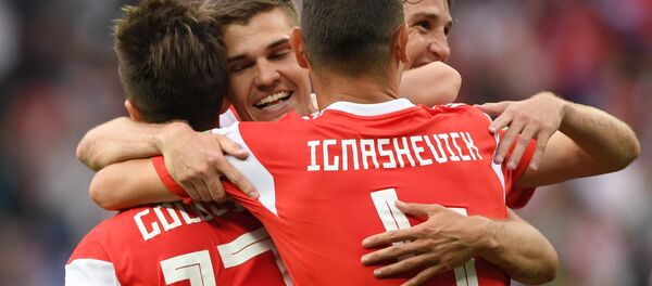 俄罗斯国足旗开得胜 5-0 击败沙特队 俄罗斯国足旗开得胜 5-0 击败沙特队 - 俄罗斯卫星通讯社