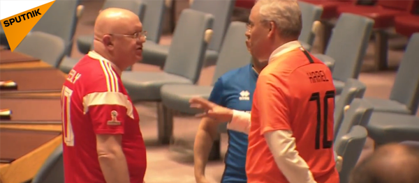 各国常驻联合国代表穿国家队球衣合影 - 俄罗斯卫星通讯社