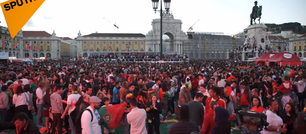 葡萄牙球迷大屏幕观战 葡萄牙球迷大屏幕观战 - 俄罗斯卫星通讯社