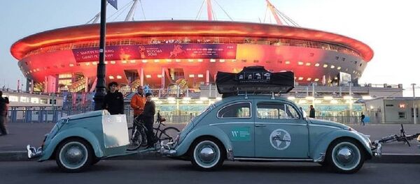 驾驶大众甲壳虫车来看世界杯的巴西球迷讲述俄罗斯印象 - 俄罗斯卫星通讯社
