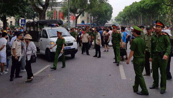 越南又逮捕8名反對實施經濟特區不動產租賃法的示威者 - 俄羅斯衛星通訊社