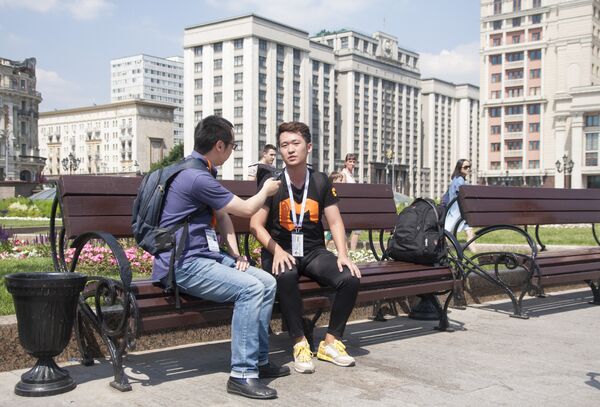 章杨接受采访 章杨接受采访 - 俄罗斯卫星通讯社