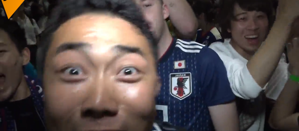 日本球迷狂欢庆祝自己球队的胜利 - 俄罗斯卫星通讯社