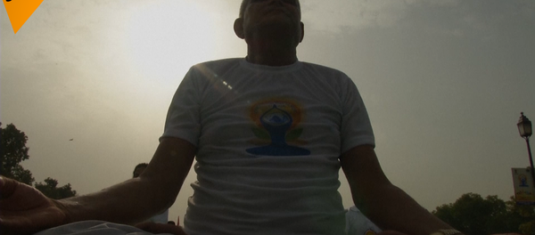 莫迪在国际瑜伽日开了一节瑜伽课 - 俄罗斯卫星通讯社