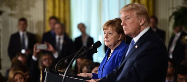 美国总统唐纳德·特朗普在加拿大G7峰会上向 美国总统唐纳德·特朗普在加拿大G7峰会上向 - 俄罗斯卫星通讯社