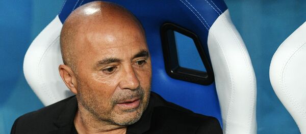 阿根廷主帥被球迷吐口水 - 俄羅斯衛星通訊社