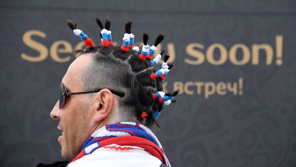前方高能！世界杯搞怪球迷装扮了解一下 - 俄罗斯卫星通讯社