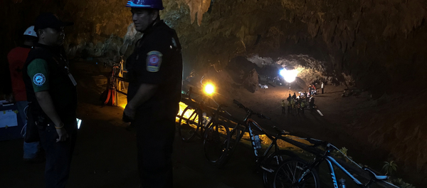 美国企业家马斯克提议借助微型潜艇营救泰国被困少年 - 俄罗斯卫星通讯社