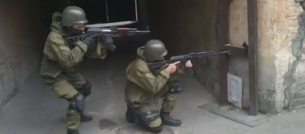 “亞速”團在訓練 “亞速”團在訓練 - 俄羅斯衛星通訊社