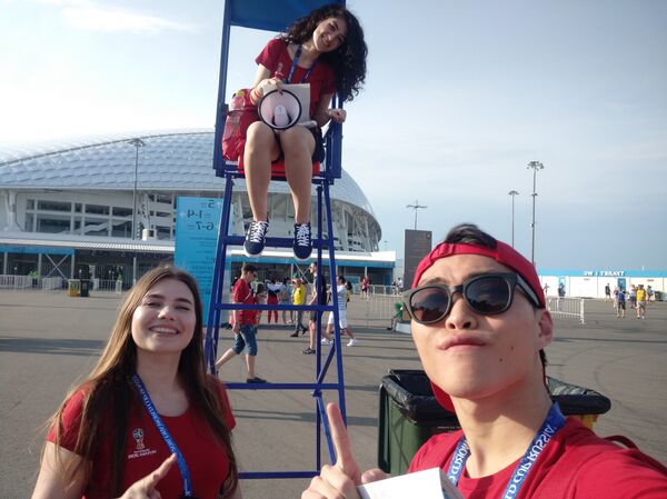 志愿者活动带给我的就是快乐，这是我从中学时代就有的一个小梦想，助人为乐嘛，帮助别人获得快乐。 - 俄罗斯卫星通讯社