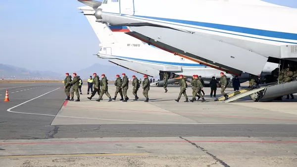 俄方過去幾日內共從敘撤出13架飛機、14架直升機及1140名軍人 - 俄羅斯衛星通訊社