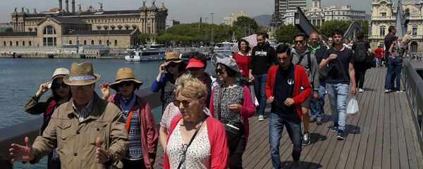 巴塞罗那抗议者抗议游客过多 巴塞罗那抗议者抗议游客过多 - 俄罗斯卫星通讯社