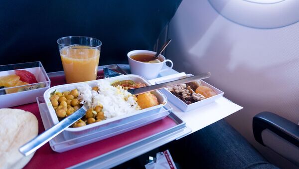香港航空公司讲述如何飞机上乘客准备餐食 - 俄罗斯卫星通讯社