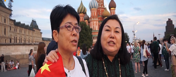 世界杯期间，外国球迷都买了哪些俄罗斯纪念品呢？ - 俄罗斯卫星通讯社