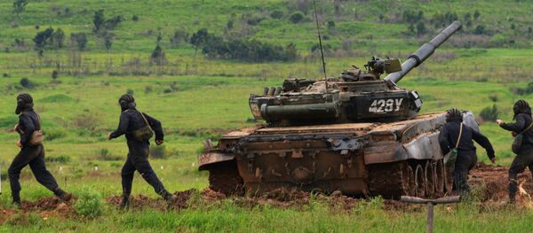 Военнослужащие 5-й общевойсковой армии Восточного военного округа перед стрельбой на полигоне Сергеевский в Приморском крае - 俄罗斯卫星通讯社