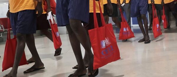 法國內政部：50多名被“生命線 ” 號救下的移民從馬耳他抵達法國 - 俄羅斯衛星通訊社