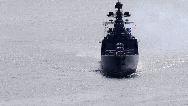 美海軍導彈巡洋艦在東海突然切入俄戰艦航線 - 俄羅斯衛星通訊社