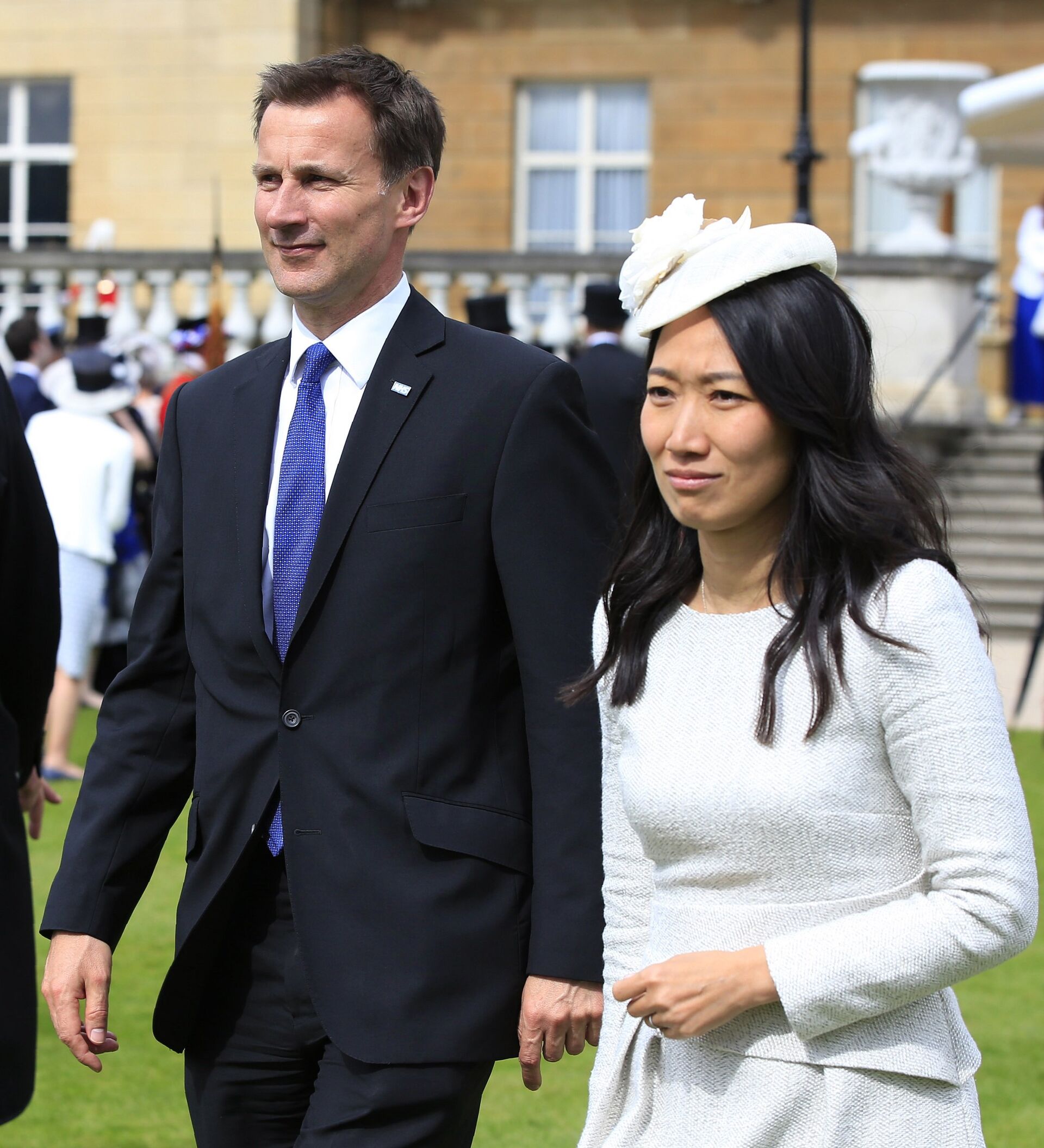国家主席习近平和夫人彭丽媛在伦敦白金汉宫出席英国女王伊丽莎白二世举行的欢迎晚宴.jpg