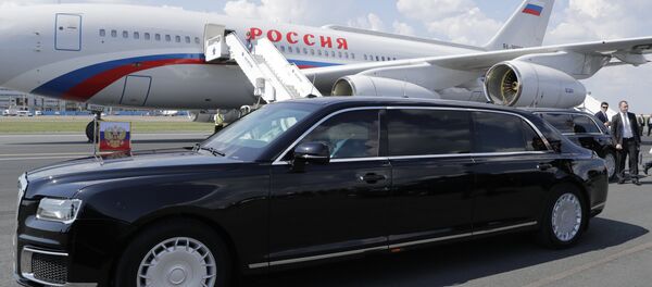 普京乘“車隊”項目國產加長轎車從赫爾辛基機場駛往市內 普京乘“車隊”項目國產加長轎車從赫爾辛基機場駛往市內 - 俄羅斯衛星通訊社