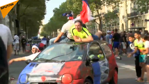 法国庆祝在2018世界杯上获胜 - 俄罗斯卫星通讯社