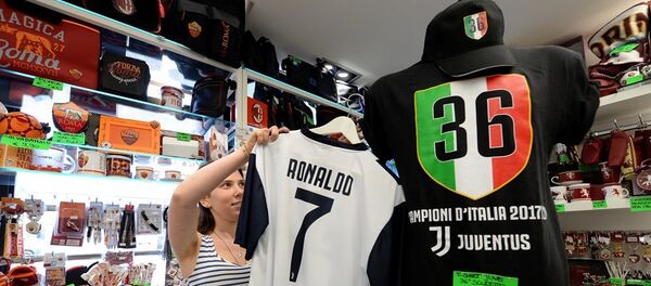 意大利尤文图斯俱乐部售卖印有罗纳尔多名字的体恤收回一半成本 - 俄罗斯卫星通讯社