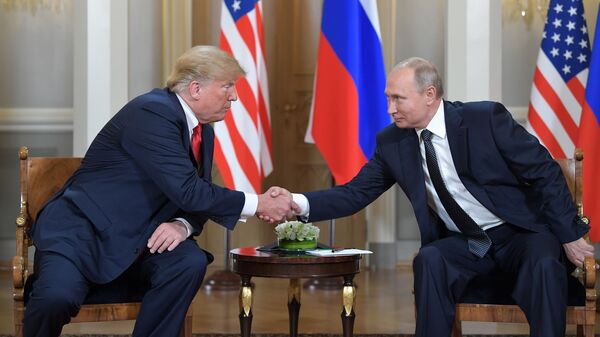 Президент РФ Владимир Путин и президент США Дональд Трамп во время встречи в президентском дворце в Хельсинки - 俄罗斯卫星通讯社