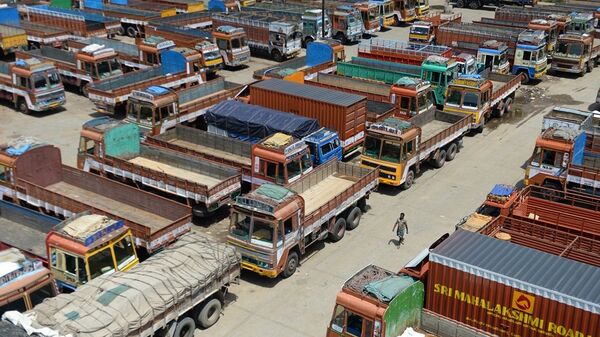 印度全國超900萬卡車司機開始無限期罷工 - 俄羅斯衛星通訊社