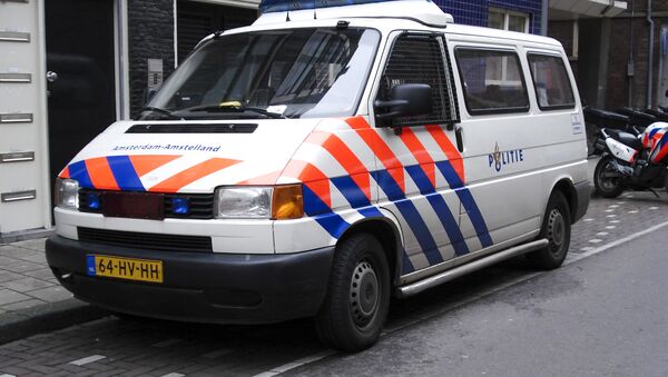 媒體：一輛載有瓦斯罐的汽車撞向荷蘭東部林格瓦爾德市政大樓 - 俄羅斯衛星通訊社