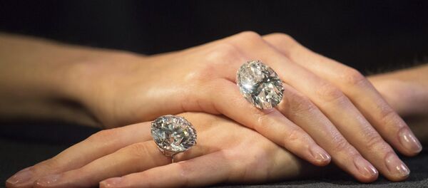 巴塞罗那“魔法师“差点偷走价值700万欧元的戒指 - 俄罗斯卫星通讯社