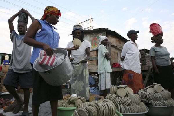 科学家认为，吃土可以补充体内缺乏的营养物质，但具体是哪一种，他们未能统一意见。传播最广的说法是，动物，特别是食草动物会通过吞食石子和泥土的方式补充体内的钠元素。 - 俄罗斯卫星通讯社
