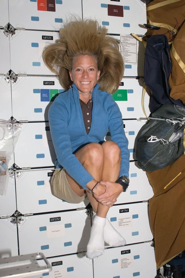 美國女宇航員凱倫∙尼貝格在國際空間站對接時的中間艙。 - 俄羅斯衛星通訊社