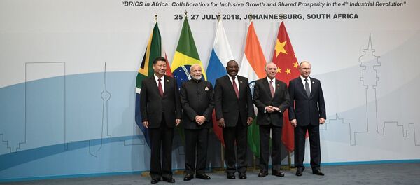 金磚國家領導人拍照時國旗被搞混 金磚國家領導人拍照時國旗被搞混 - 俄羅斯衛星通訊社