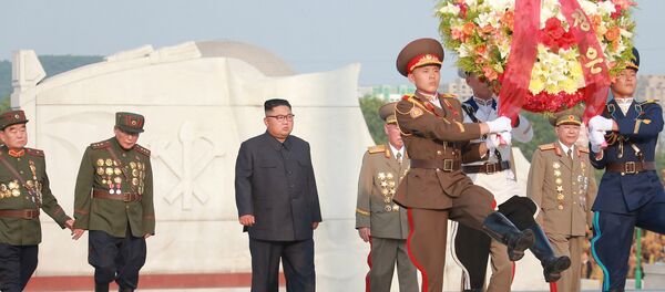金正恩参谒毛岸英墓纪念停战65周年 - 俄罗斯卫星通讯社