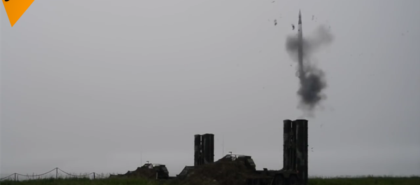 俄S-400系統砲手班完成防空導彈發射任務 俄S-400系統砲手班完成防空導彈發射任務 - 俄罗斯卫星通讯社