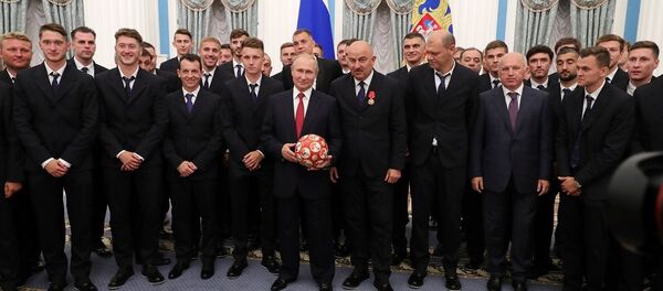 俄罗斯队在克里姆林宫接受颁奖 - 俄罗斯卫星通讯社