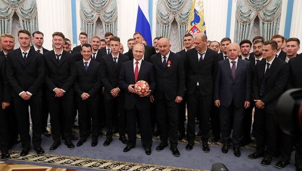 俄罗斯队在克里姆林宫接受颁奖 - 俄罗斯卫星通讯社