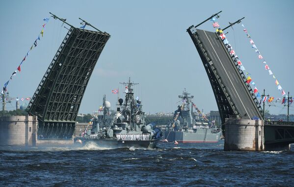 俄羅斯海軍節主閱兵式在聖彼得堡和喀琅施塔得港舉行 - 俄羅斯衛星通訊社